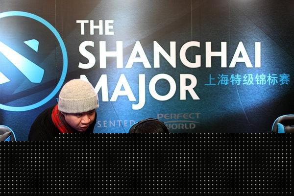 GALA ：如果有机会，可能也会玩卡莎，但现在的卡莎有点垃圾